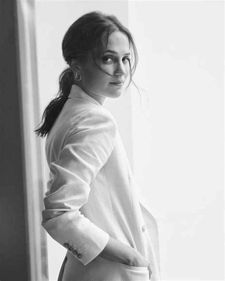 Alicia Vikander – Celebsgraphy