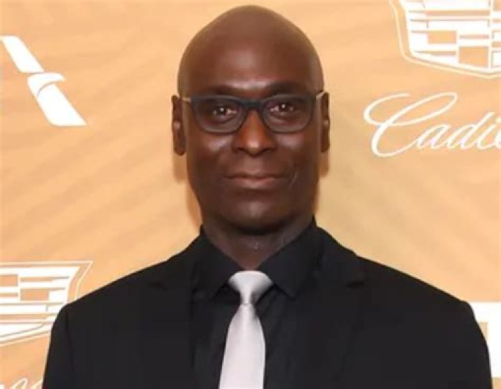 How tall was Lance Reddick